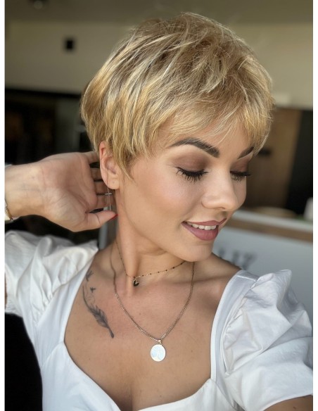 Holly Frosted Vanilla-Peruka z włosów syntetycznych NAH