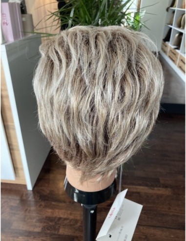 Paula   Frosty Cream-Peruka z włosów syntetycznych NAH