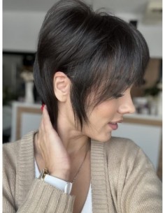 Mona-Brązowa krótka peruka z włosów naturalnych  z grzywką XS 2