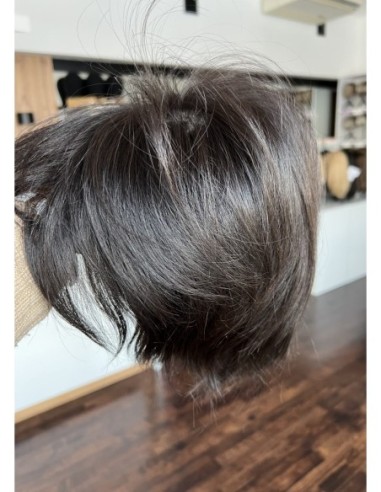 Mona-Brązowa krótka peruka z włosów naturalnych  z grzywką XS