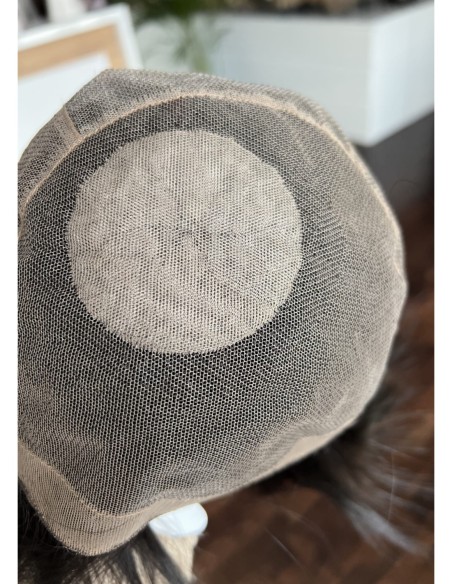 Mona-Brązowa krótka peruka z włosów naturalnych  z grzywką XS