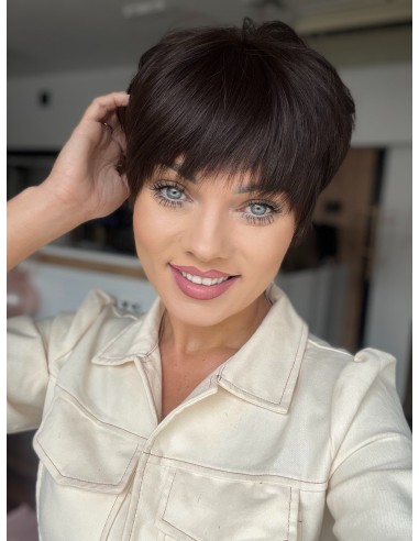 Kris brąz 1B-Krótka peruka z włosów naturalnych  z grzywką